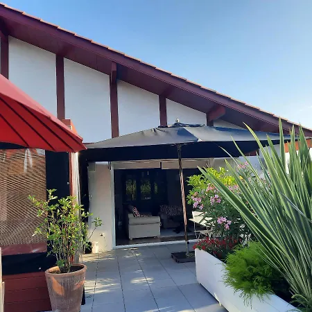 D Hotes - La De Charlotte Bed & Breakfast 2*